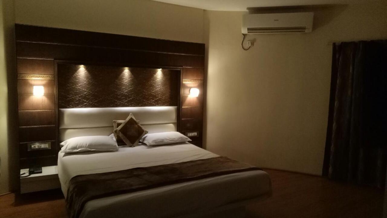 Hotel Tapovan Nashik Eksteriør billede