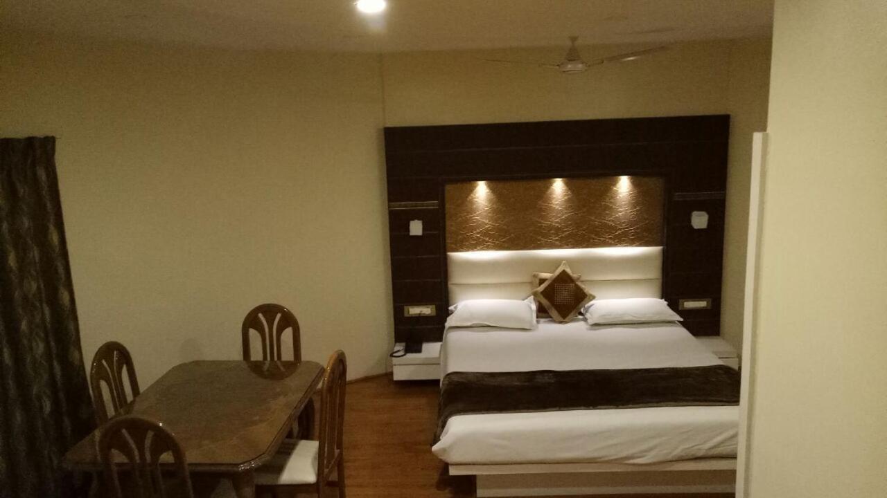 Hotel Tapovan Nashik Eksteriør billede